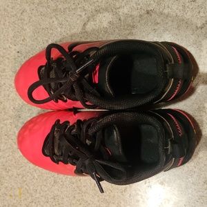 Size 13c Nike girls softball cleats